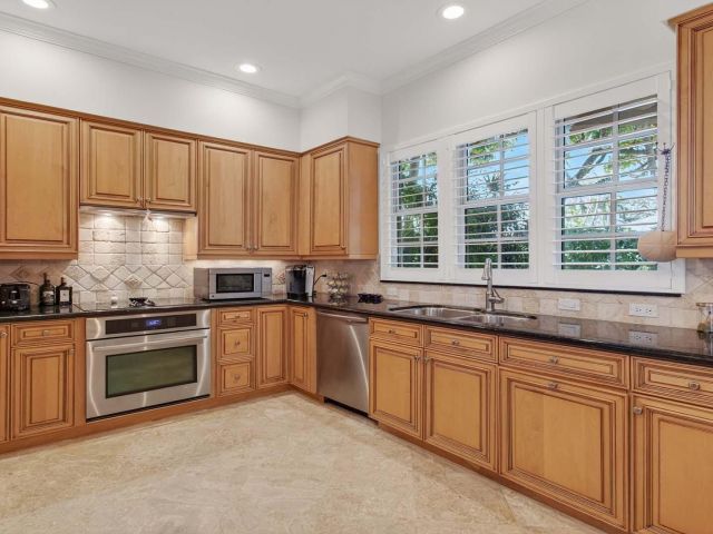 Дом в аренду по адресу 1028 Coralina Lane - фото 6438540