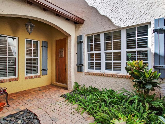 Дом в аренду по адресу 1028 Coralina Lane - фото 6438545