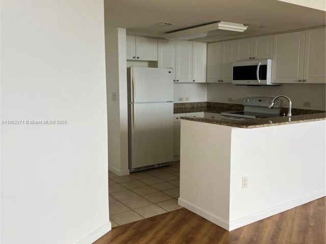 Продажа квартиры #1411 - фото 7443729