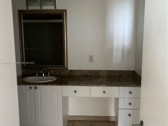 Продажа квартиры #1411 - фото 7443735