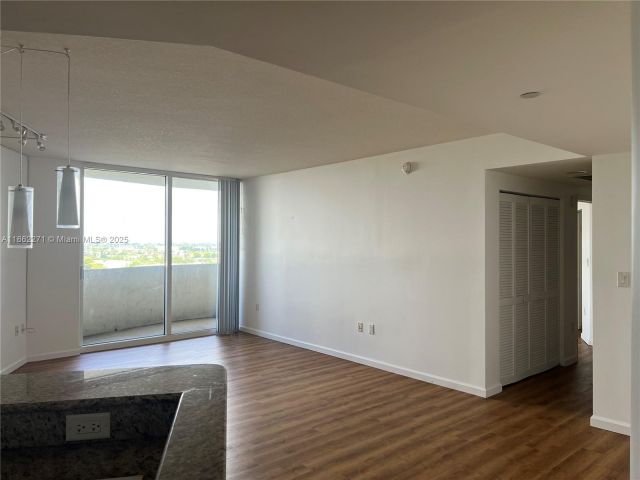 Продажа квартиры #1411 - фото 7443743