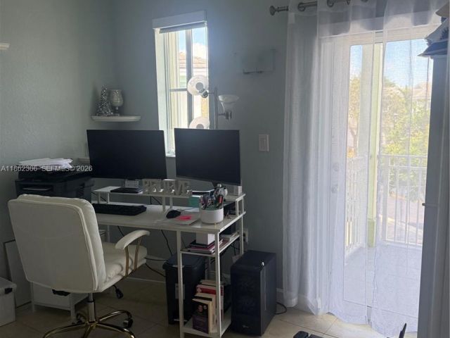 Продажа дома по адресу 318 NE 31st Ave - фото 7460246