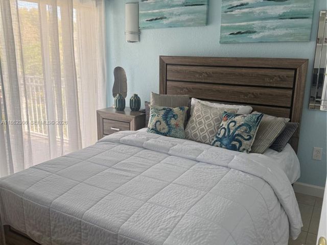 Продажа дома по адресу 318 NE 31st Ave - фото 7460248