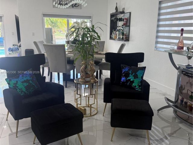 Продажа дома по адресу 318 NE 31st Ave - фото 7460250