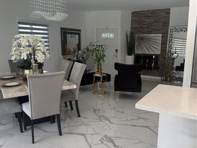 Продажа дома по адресу 318 NE 31st Ave - фото 7460256