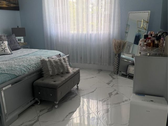 Продажа дома по адресу 318 NE 31st Ave - фото 7460259