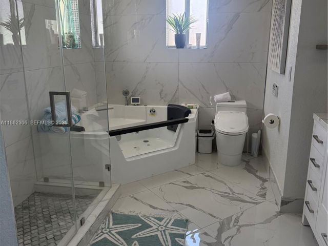 Продажа дома по адресу 318 NE 31st Ave - фото 7460264