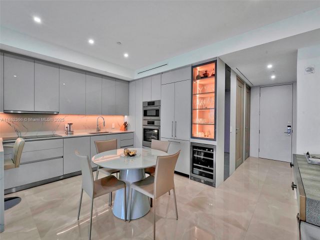 Продажа квартиры # - фото 6439994