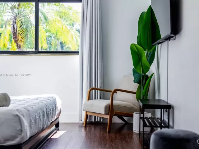 Дом в аренду по адресу 341 SW 21st Rd - фото 6438146