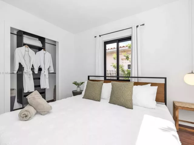 Дом в аренду по адресу 341 SW 21st Rd - фото 6438147