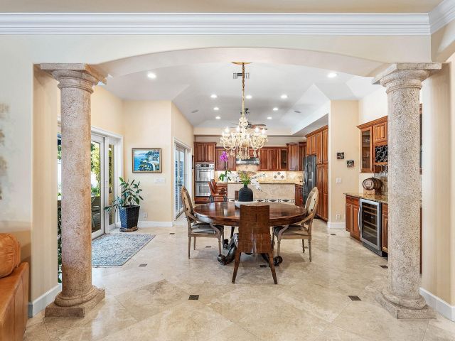 Продажа дома по адресу 125 NE 10th Street - фото 6440451