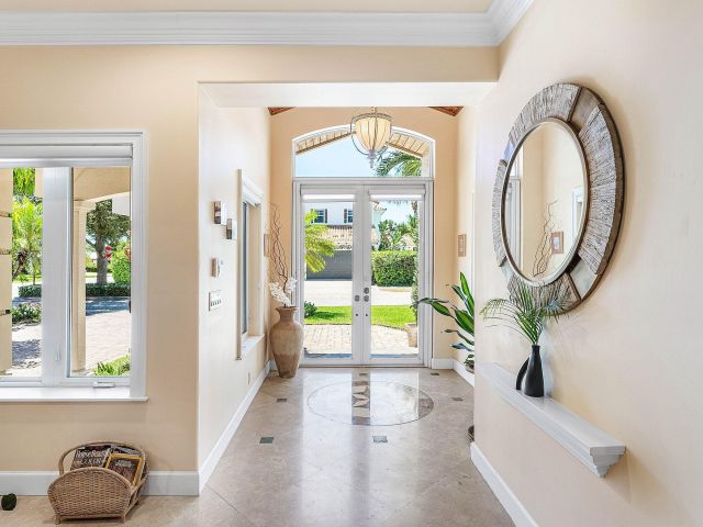 Продажа дома по адресу 125 NE 10th Street - фото 6440458