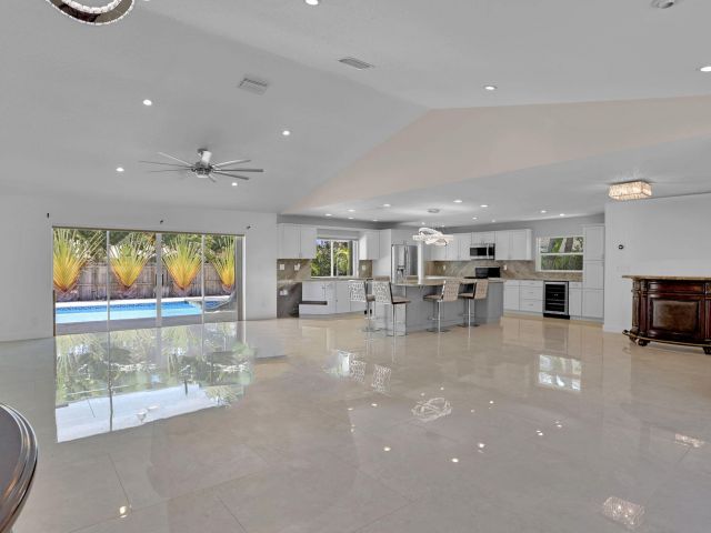 Продажа дома по адресу 17634 Lake Park Road - фото 6445856