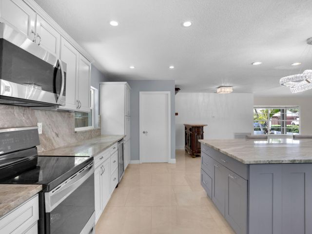 Продажа дома по адресу 17634 Lake Park Road - фото 6445857