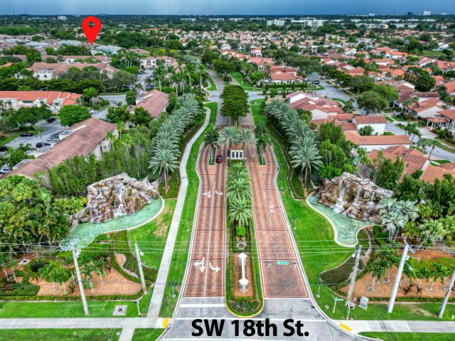 Дом в аренду по адресу 23008 Clear Echo Drive 11 - фото 6689401