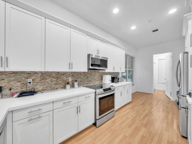 Дом в аренду по адресу 23008 Clear Echo Drive 11 - фото 6689413