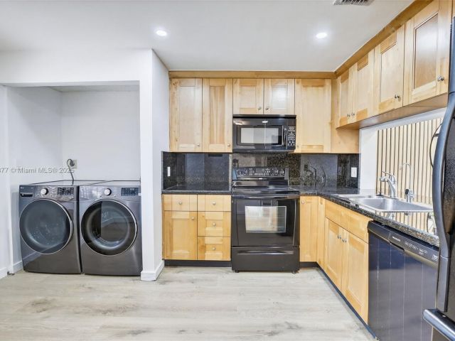 Продажа дома по адресу 340 SW 97th Ave - фото 7444506