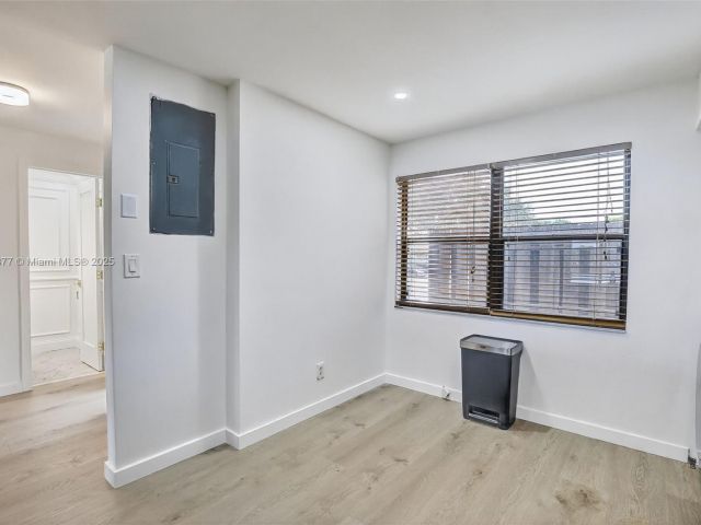 Продажа дома по адресу 340 SW 97th Ave - фото 7444514