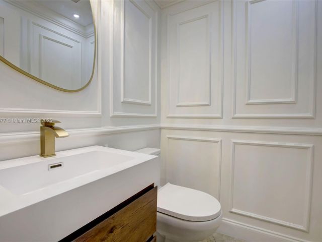 Продажа дома по адресу 340 SW 97th Ave - фото 7444519