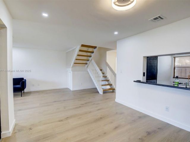 Продажа дома по адресу 340 SW 97th Ave - фото 7444525