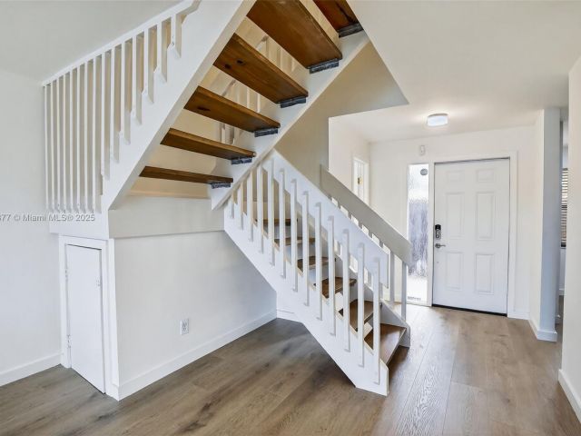 Продажа дома по адресу 340 SW 97th Ave - фото 7444526