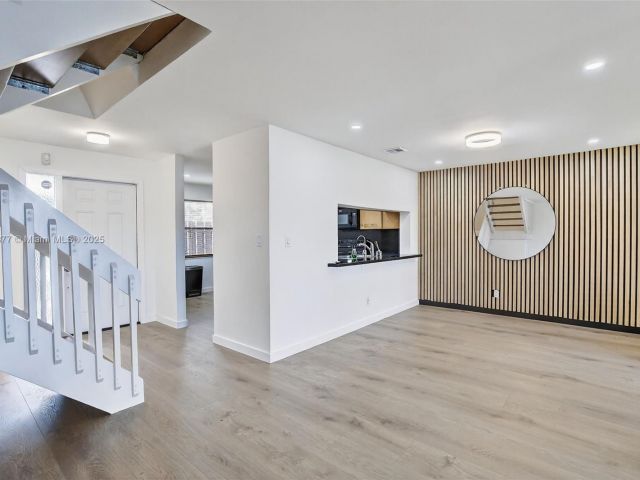 Продажа дома по адресу 340 SW 97th Ave - фото 7444528