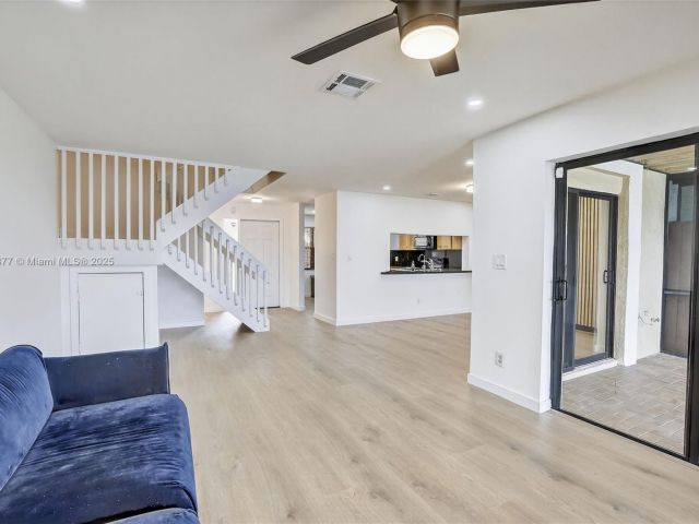 Продажа дома по адресу 340 SW 97th Ave - фото 7444529