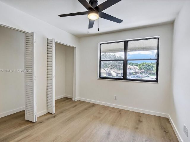 Продажа дома по адресу 340 SW 97th Ave - фото 7444530