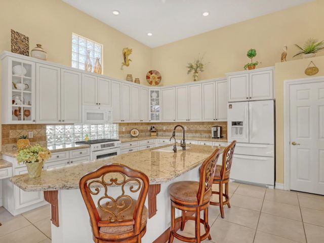 Продажа дома по адресу 10250 Blue Heron Point - фото 6445381