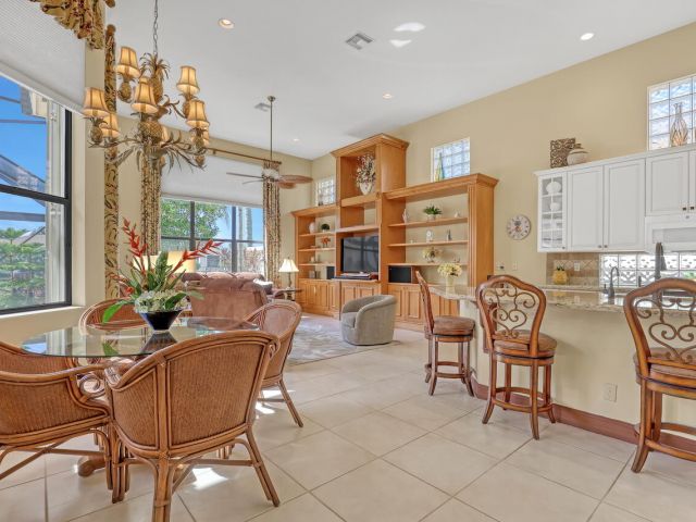 Продажа дома по адресу 10250 Blue Heron Point - фото 6445383