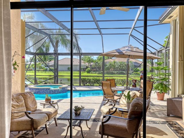 Продажа дома по адресу 10250 Blue Heron Point - фото 6445386