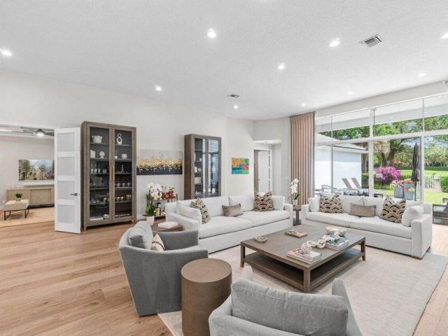 Продажа дома по адресу 16100 Villa Vizcaya Place - фото 6503004