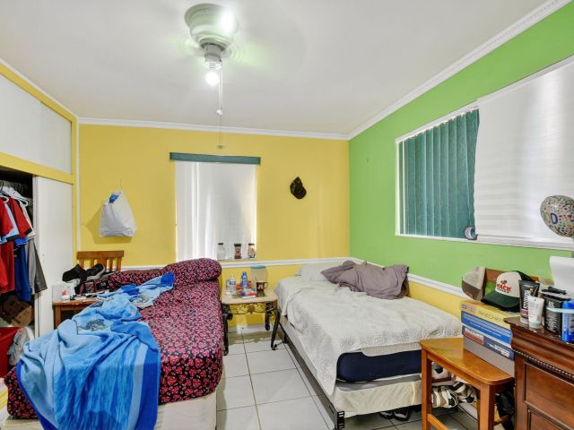 Продажа дома по адресу 1007 Almeria Road - фото 6533585