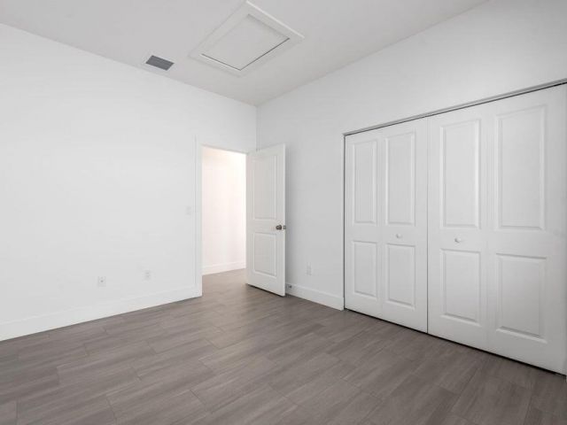 Дом в аренду по адресу 3739 Saginaw Avenue - фото 6445402