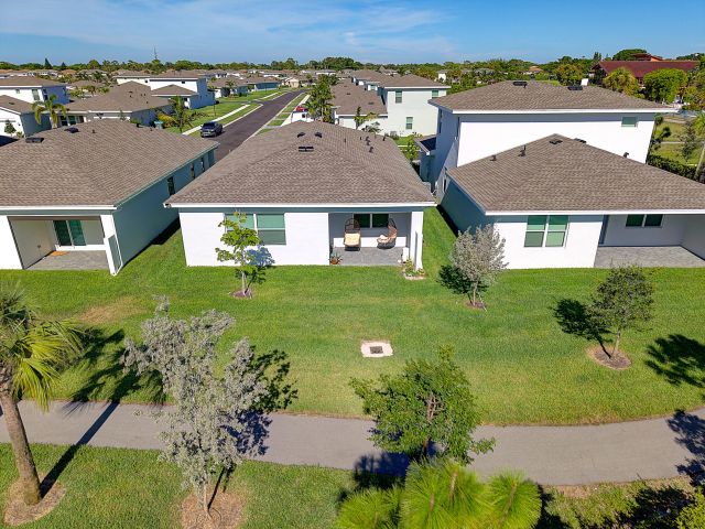 Продажа дома по адресу 13421 Brotherhood Way - фото 6443302