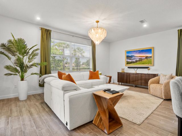 Продажа дома по адресу 13421 Brotherhood Way - фото 6443312