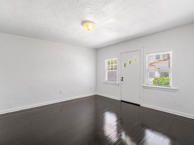 Продажа дома по адресу 234 Greenwood Drive - фото 6441511