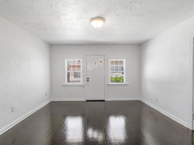 Продажа дома по адресу 234 Greenwood Drive - фото 6441512