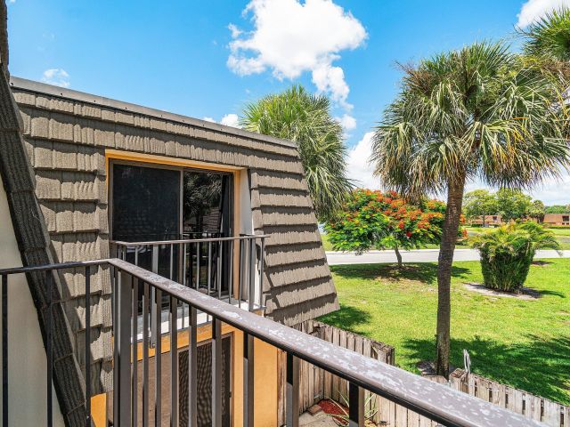 Дом в аренду по адресу 624 6th Way - фото 6443151