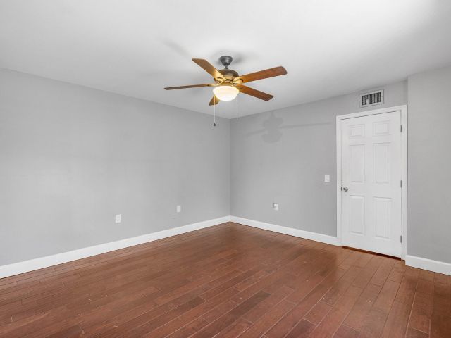 Дом в аренду по адресу 624 6th Way - фото 6443154