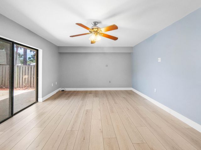 Дом в аренду по адресу 624 6th Way - фото 6443163