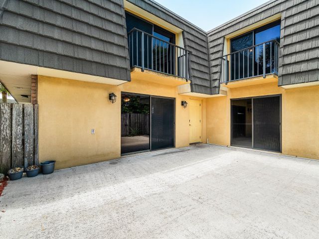 Дом в аренду по адресу 624 6th Way - фото 6443167