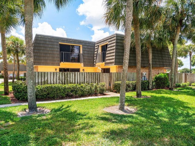 Дом в аренду по адресу 624 6th Way - фото 6443168