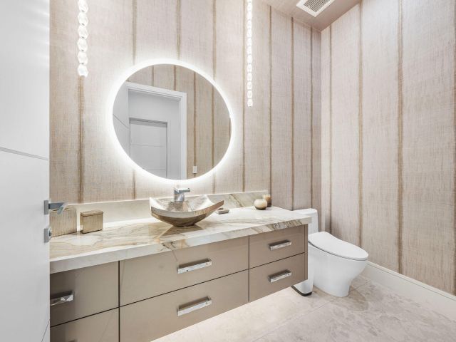 Продажа дома по адресу 217 Thatch Palm Drive - фото 6538200