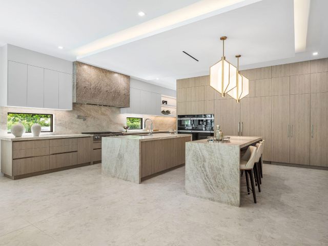 Продажа дома по адресу 217 Thatch Palm Drive - фото 6538203