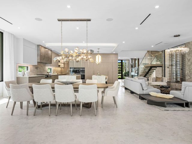 Продажа дома по адресу 217 Thatch Palm Drive - фото 6538204