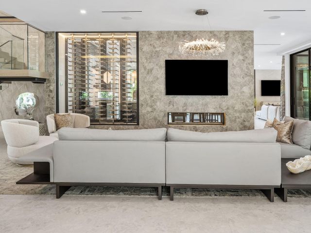 Продажа дома по адресу 217 Thatch Palm Drive - фото 6538207