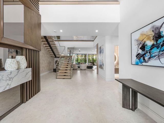 Продажа дома по адресу 217 Thatch Palm Drive - фото 6538211