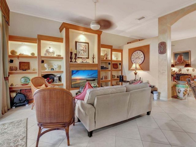 Продажа дома по адресу 7035 Vivaldi Lane - фото 6444881