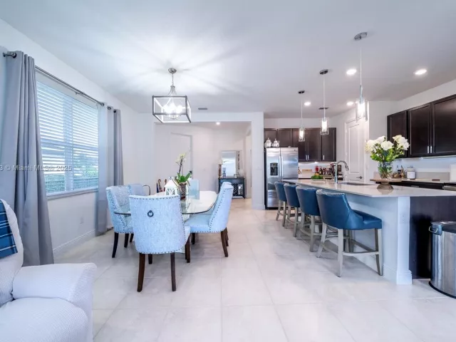 Дом в аренду по адресу 4230 Rosa Dr - фото 6447379